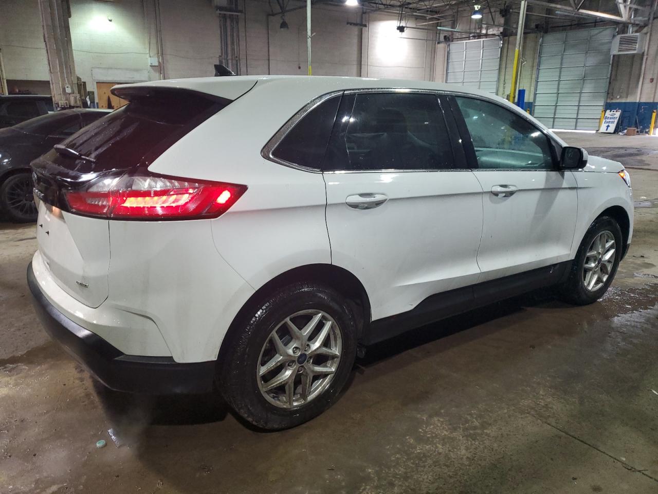 2022 Ford Edge - Image 3