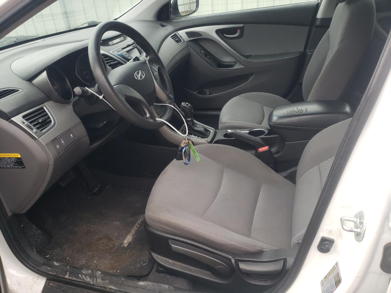 2015 Hyundai Elantra - Image 7