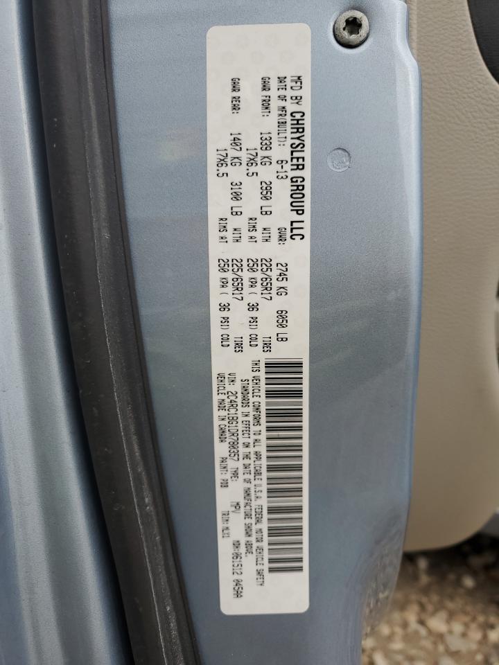 2013 Chrysler Town & Country - Image 16