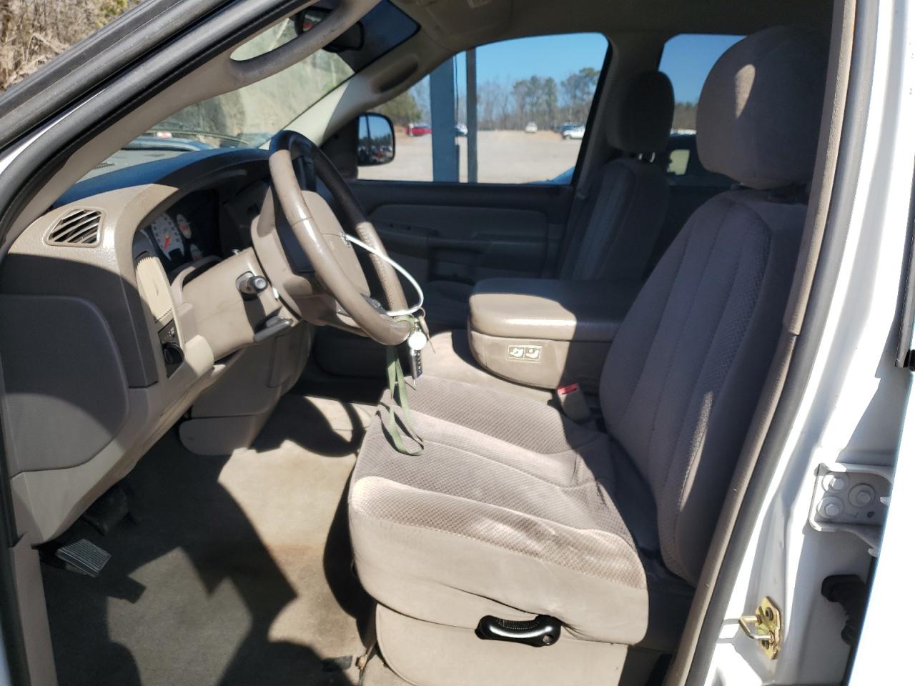 2005 Dodge RAM - Image 7
