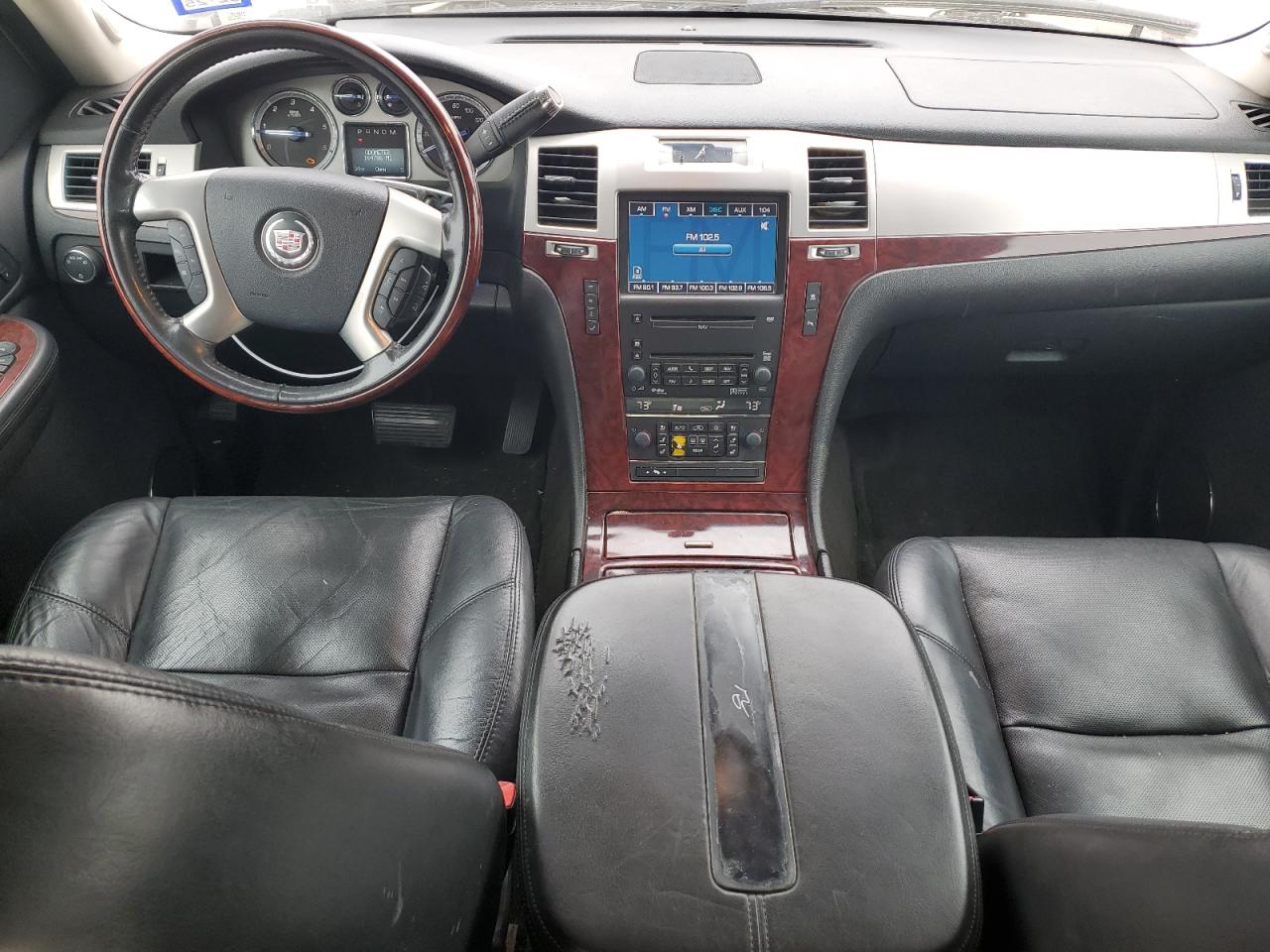 2009 Cadillac Escalade - Image 8