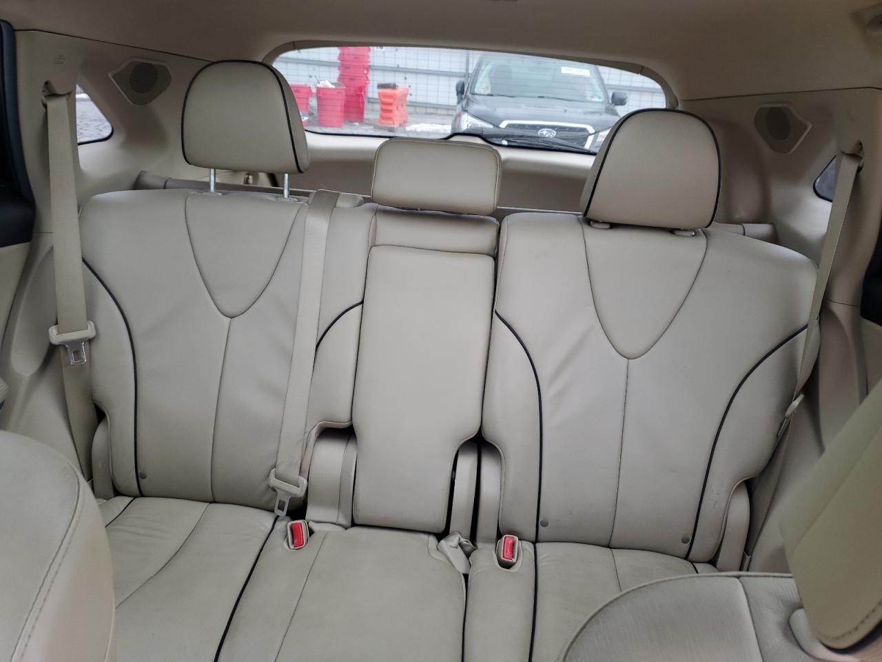 2012 Toyota Venza - Image 10