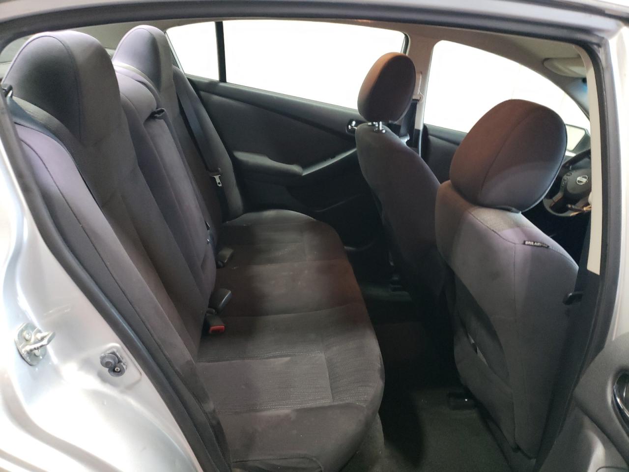 2012 Nissan Altima - Image 10