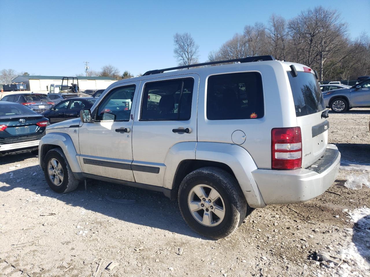 2011 Jeep Liberty (North America) - Image 2