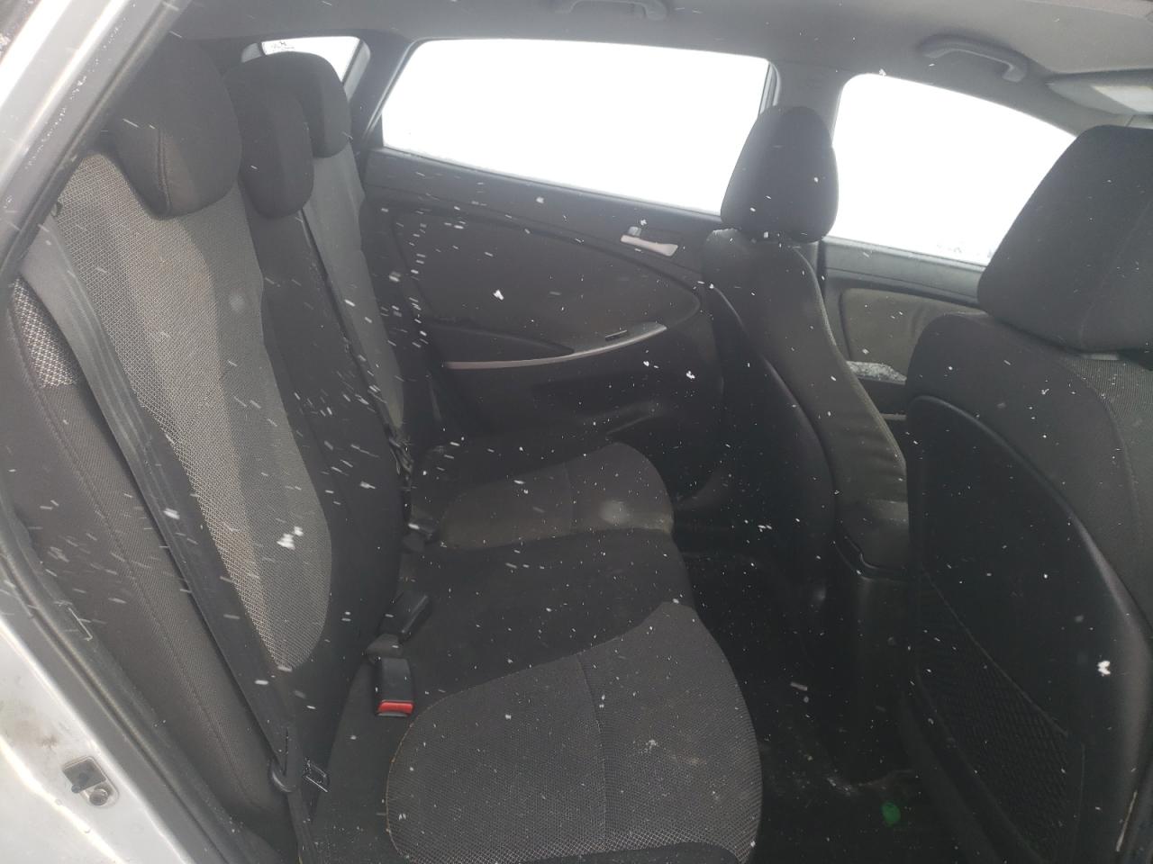 2013 Hyundai Accent - Image 10