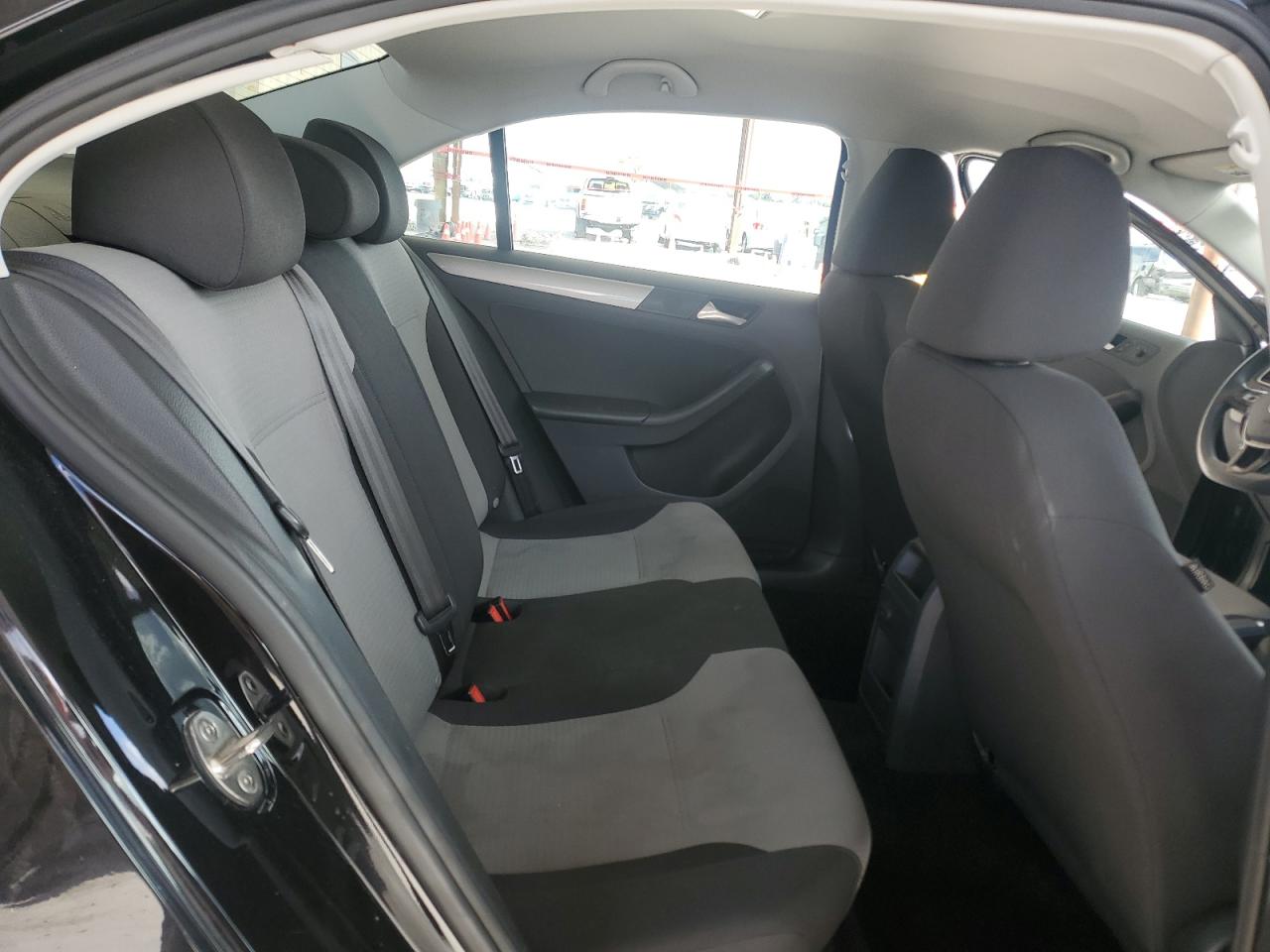 2017 Volkswagen Jetta - Image 10