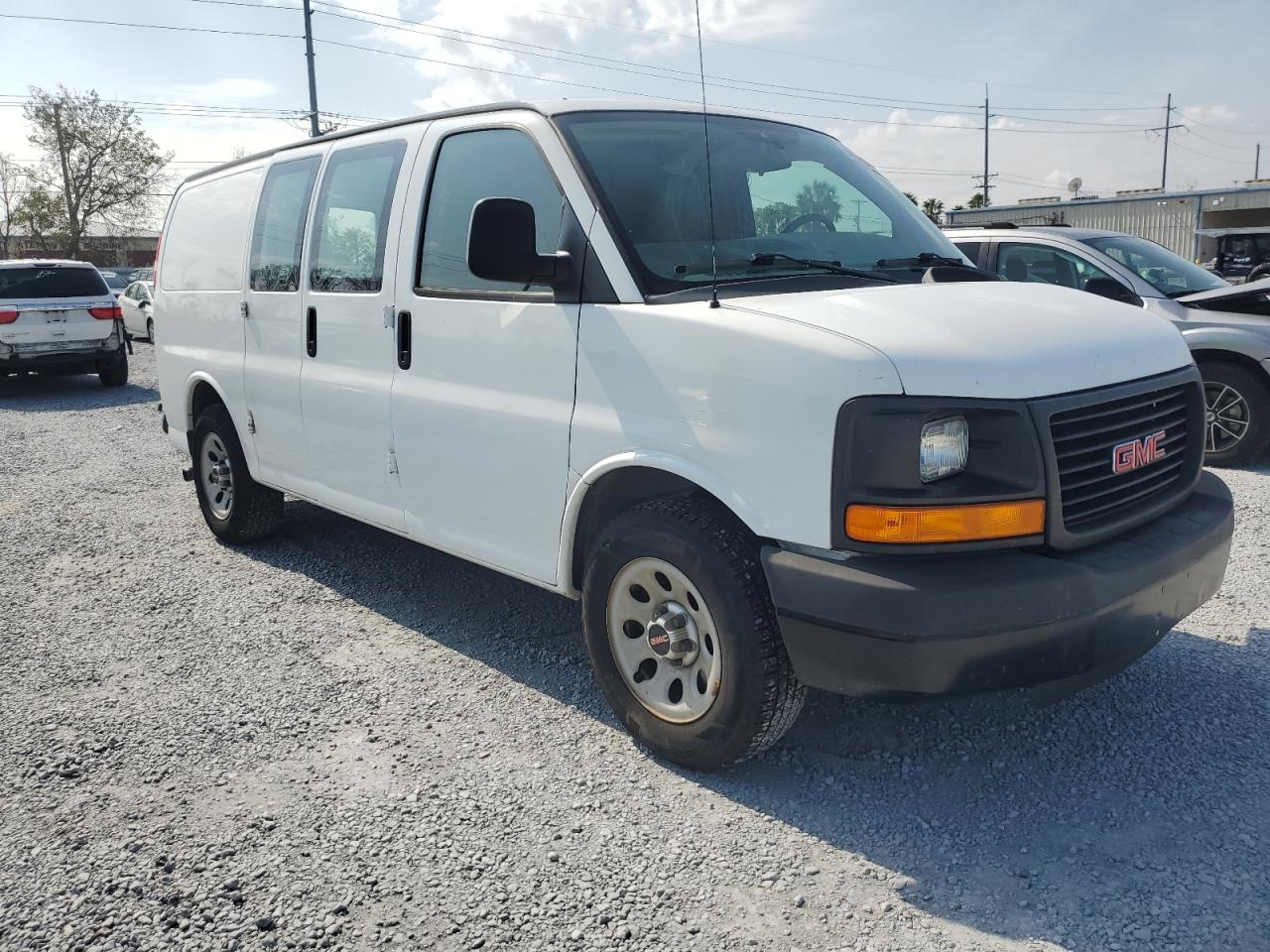 2013 GMC Savana - Image 4