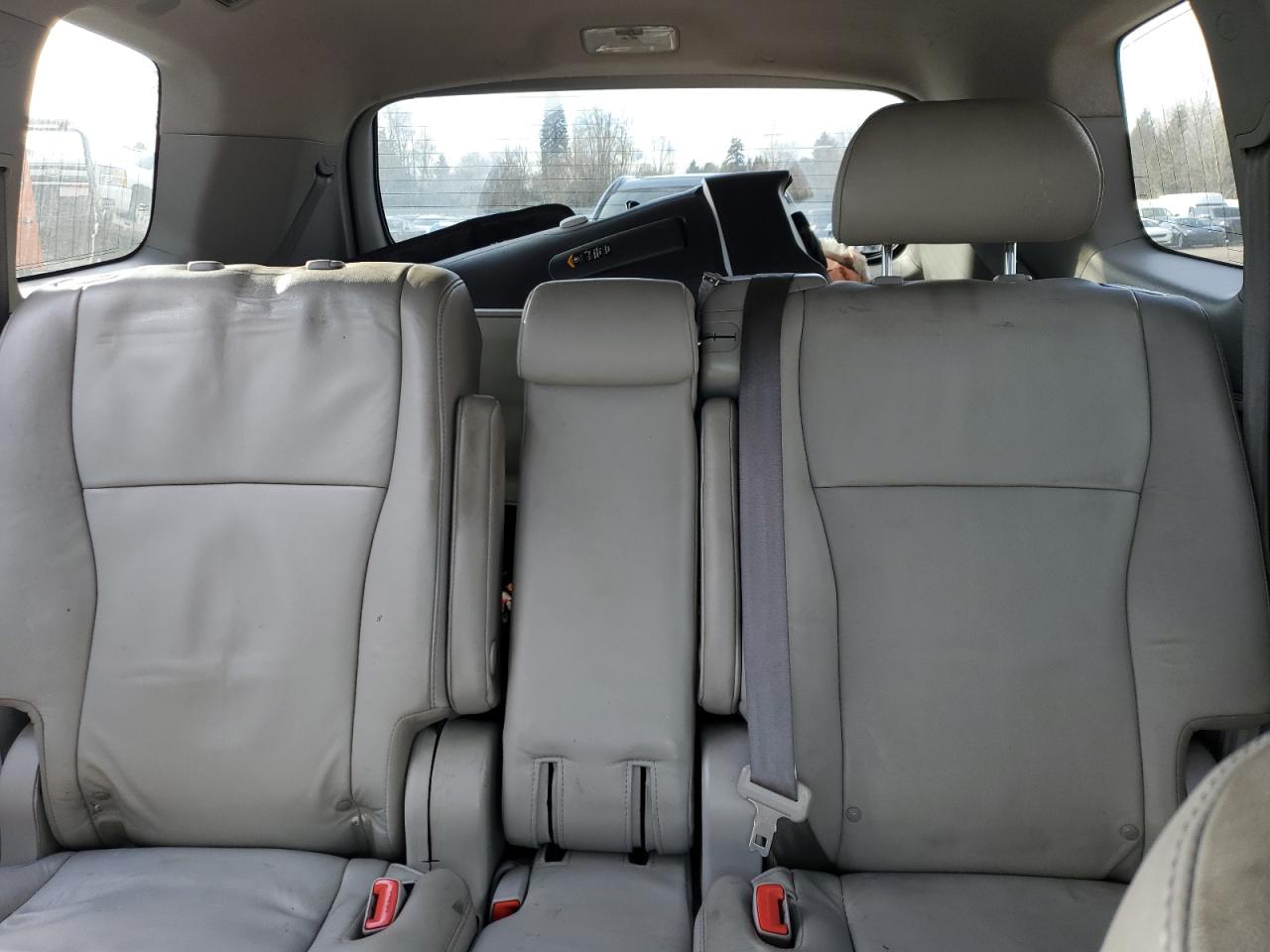 2013 Toyota Highlander - Image 10