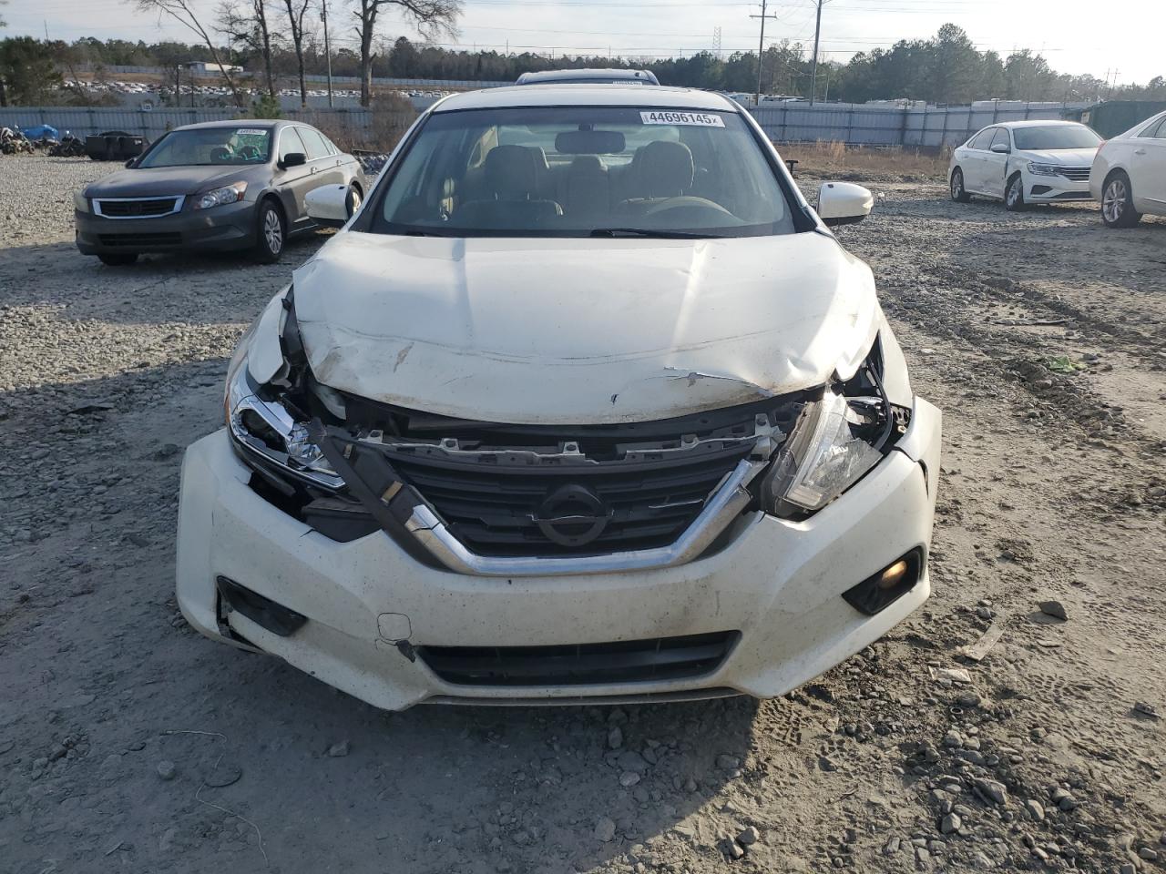 2016 Nissan Altima - Image 5
