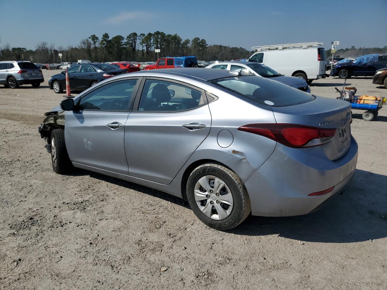 2016 Hyundai Elantra - Image 2