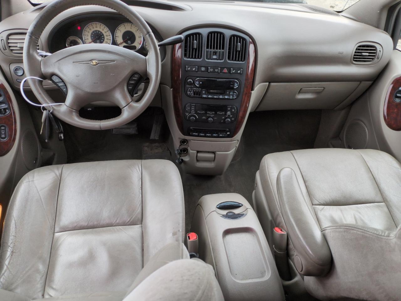 2001 Chrysler Town & Country - Image 8