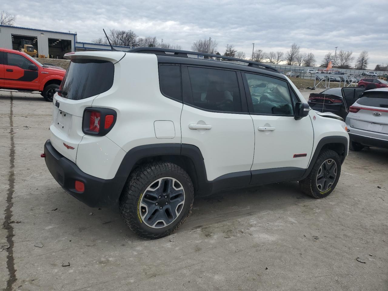 2016 Jeep Renegade - Image 3