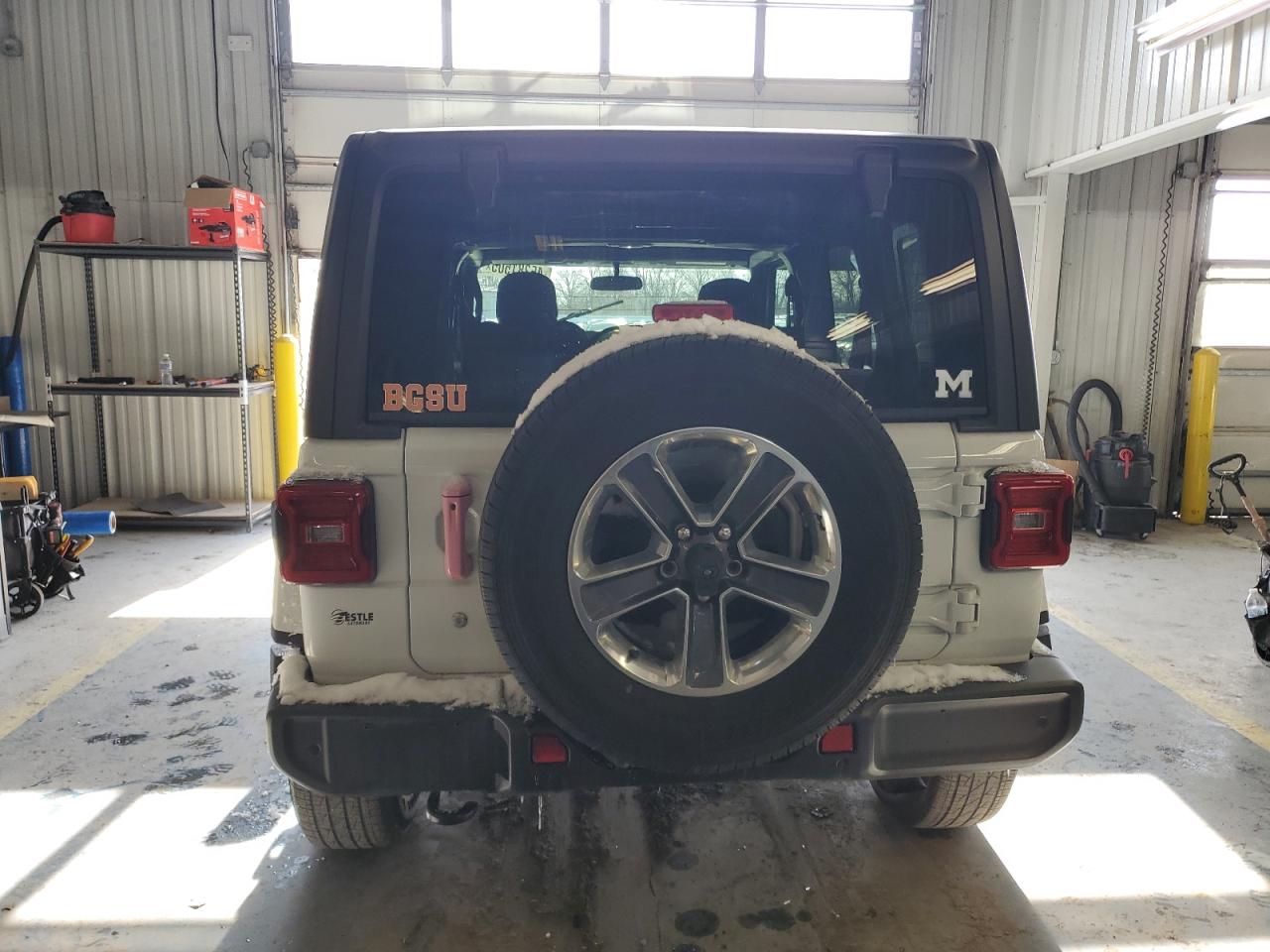2019 Jeep Wrangler - Image 6