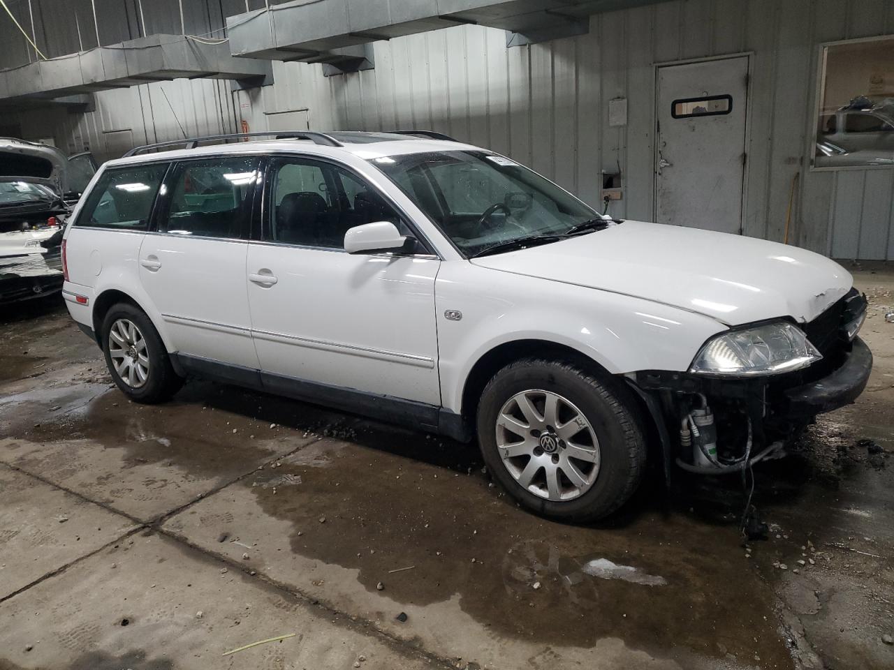 2002 Volkswagen Passat - Image 4