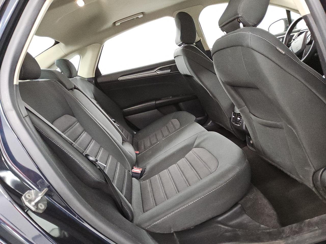 2020 Ford Fusion - Image 10