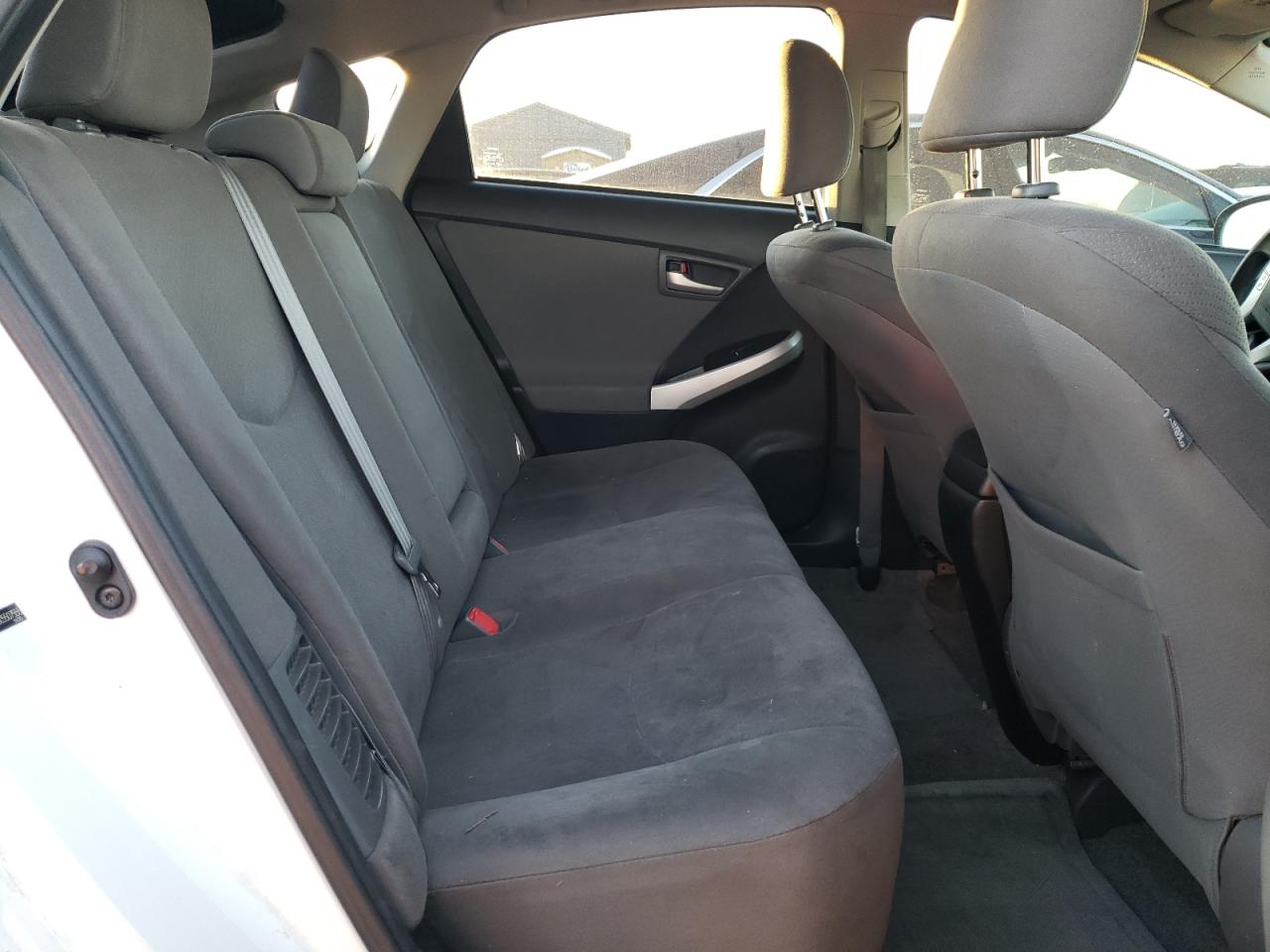 2012 Toyota Prius - Image 10