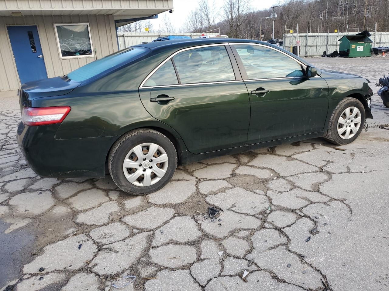 2011 Toyota Camry - Image 3