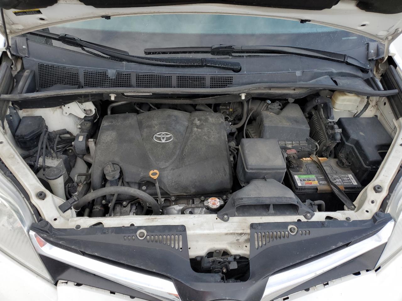 2019 Toyota Sienna - Image 12