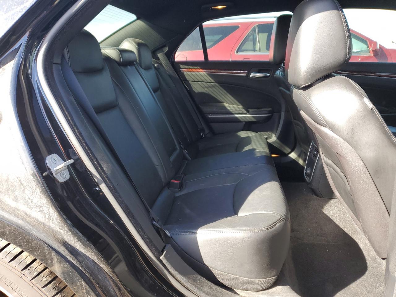 2013 Chrysler 300 - Image 10