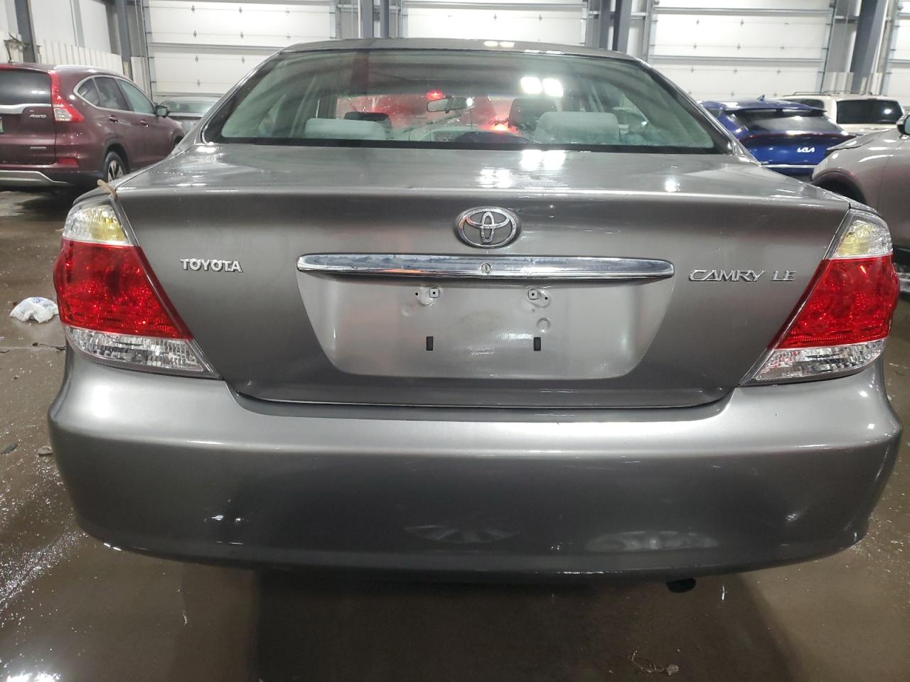 2005 Toyota Camry - Image 6