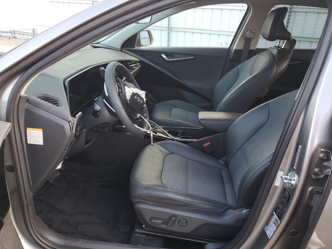 2023 Kia Niro - Image 7