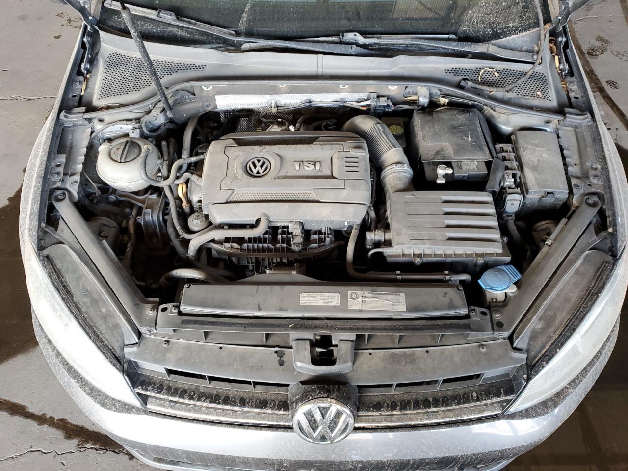 2015 Volkswagen Golf - Image 11