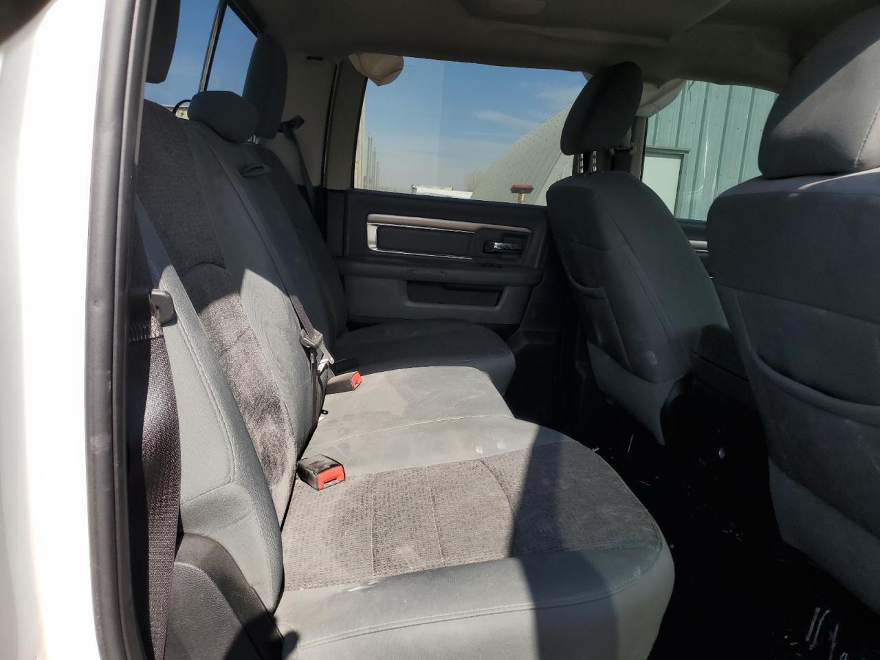 2016 RAM 1500 - Image 10