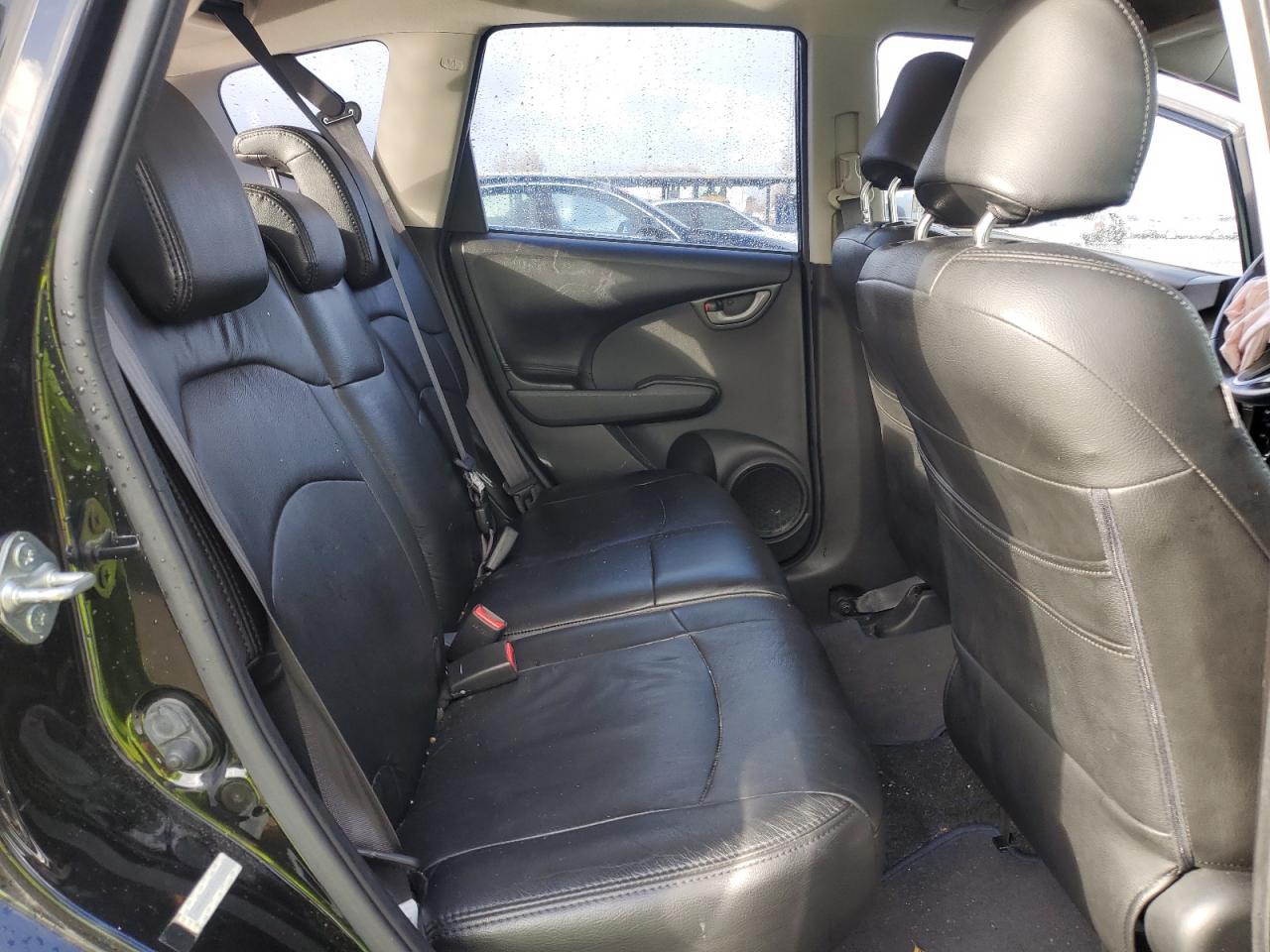 2012 Honda Fit - Image 11