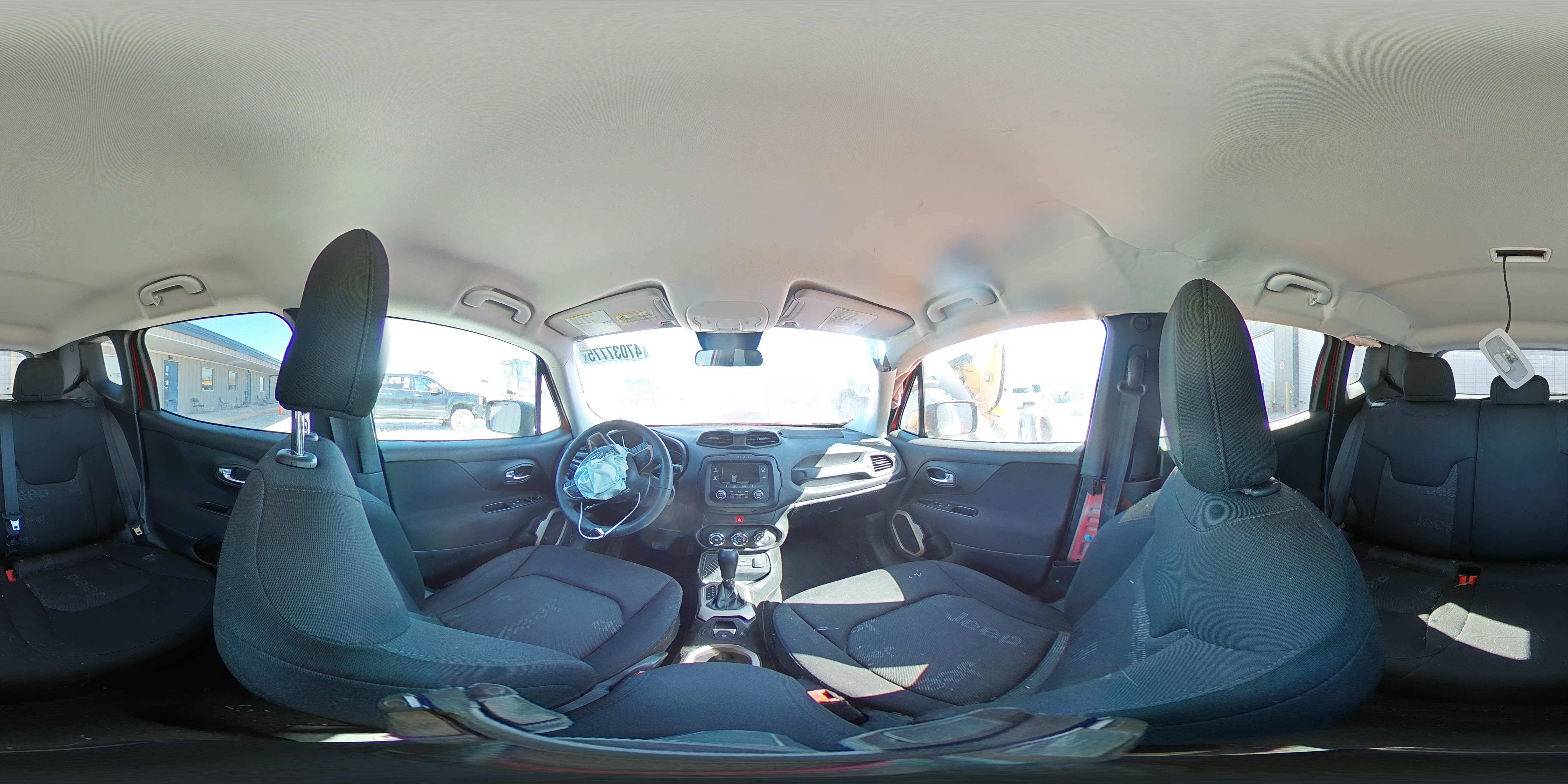 2016 Jeep Renegade - Image 13