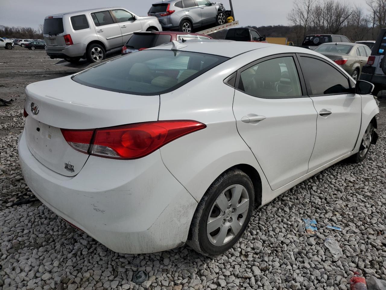 2011 Hyundai Elantra - Image 3