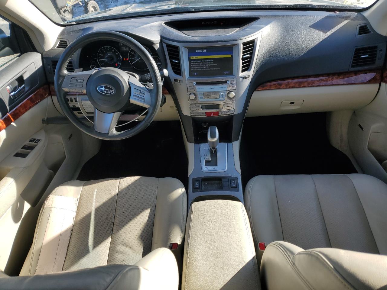 2010 Subaru Outback - Image 8