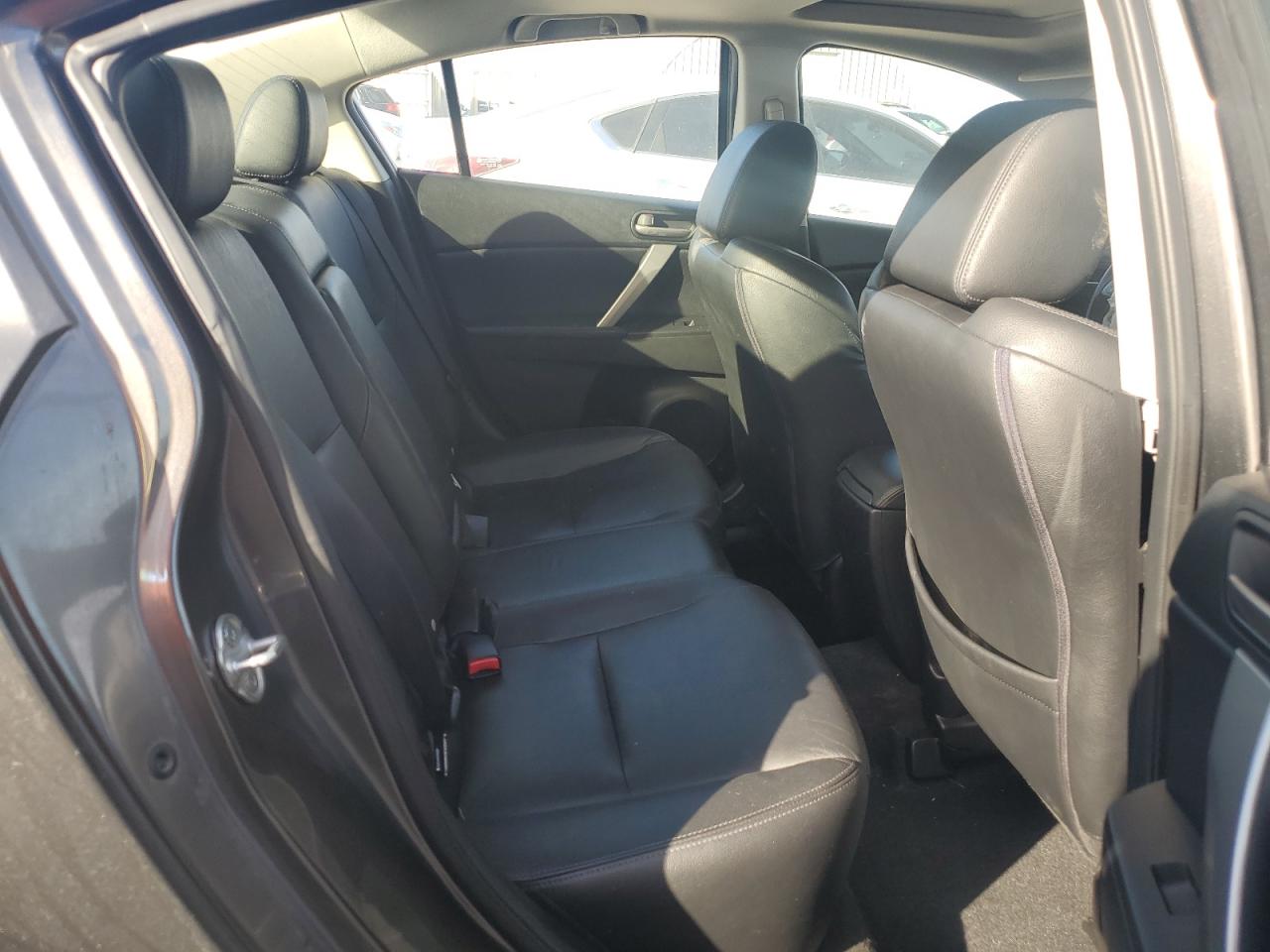 2012 Mazda 3 - Image 11