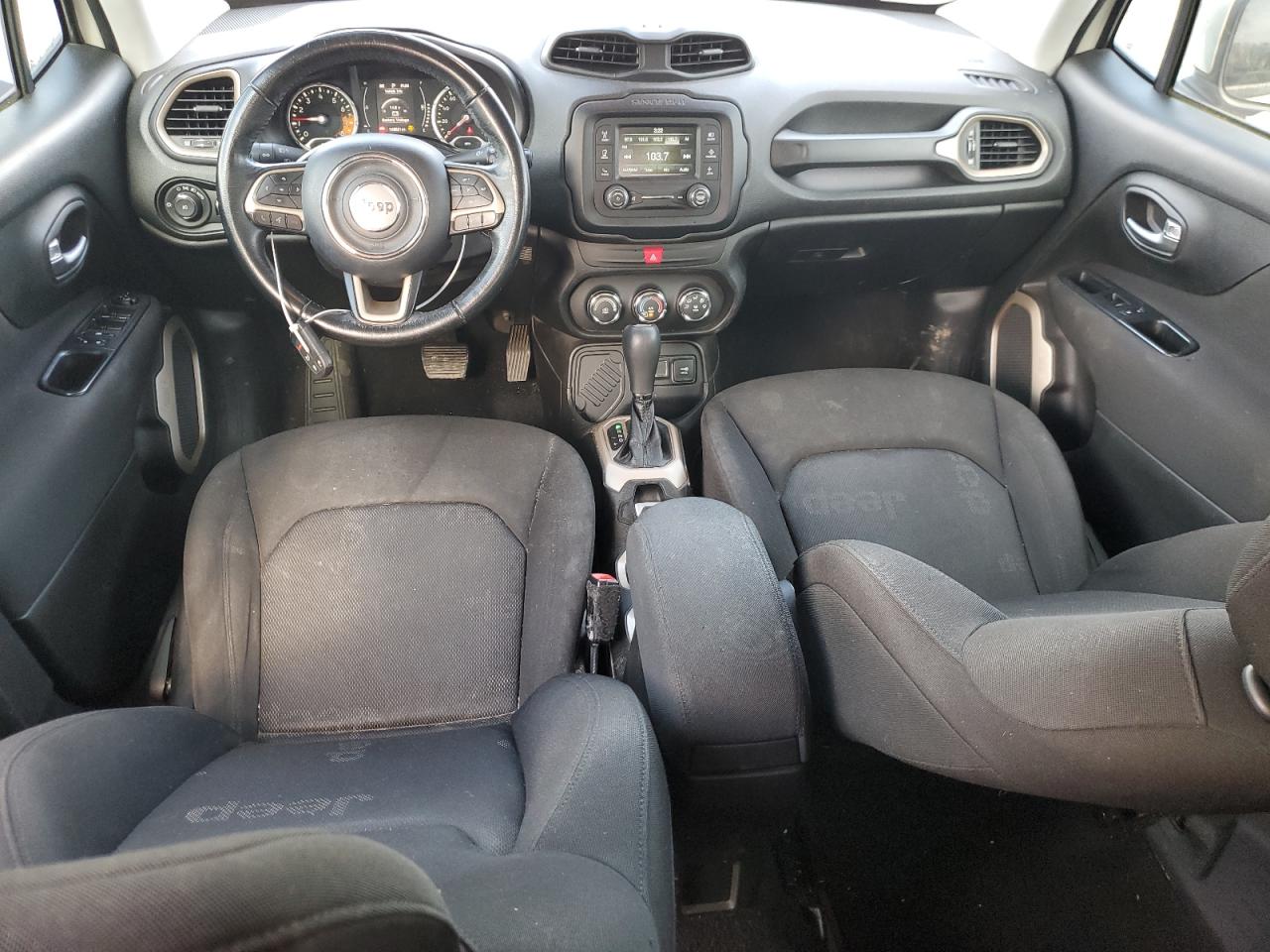 2017 Jeep Renegade - Image 8