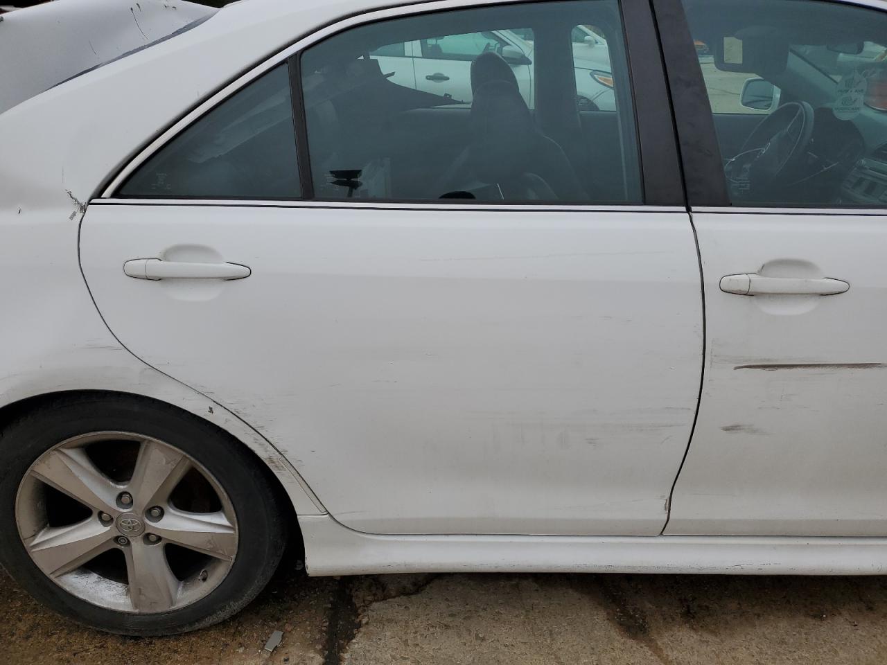 2011 Toyota Camry - Image 10