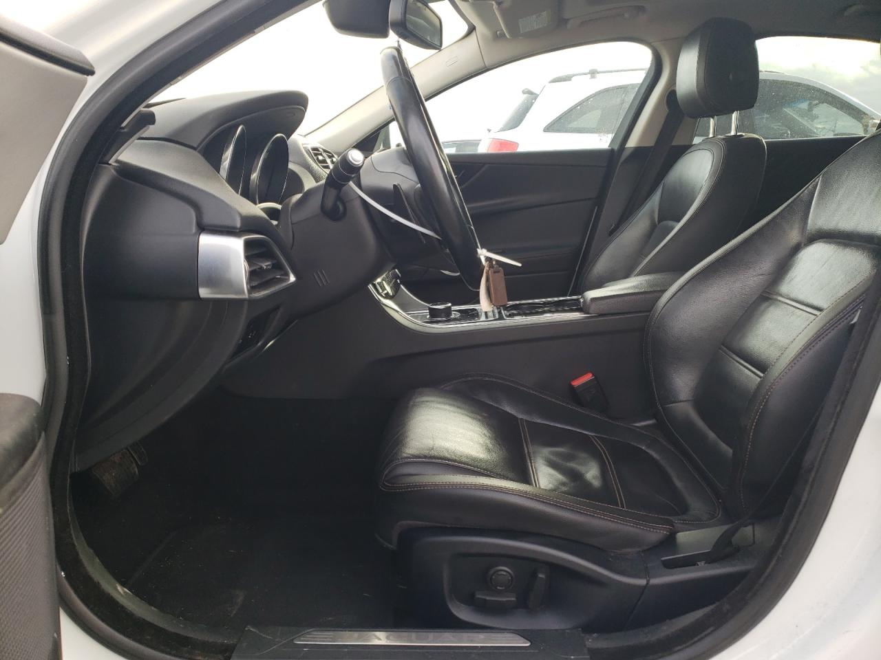 2017 Jaguar XE - Image 7