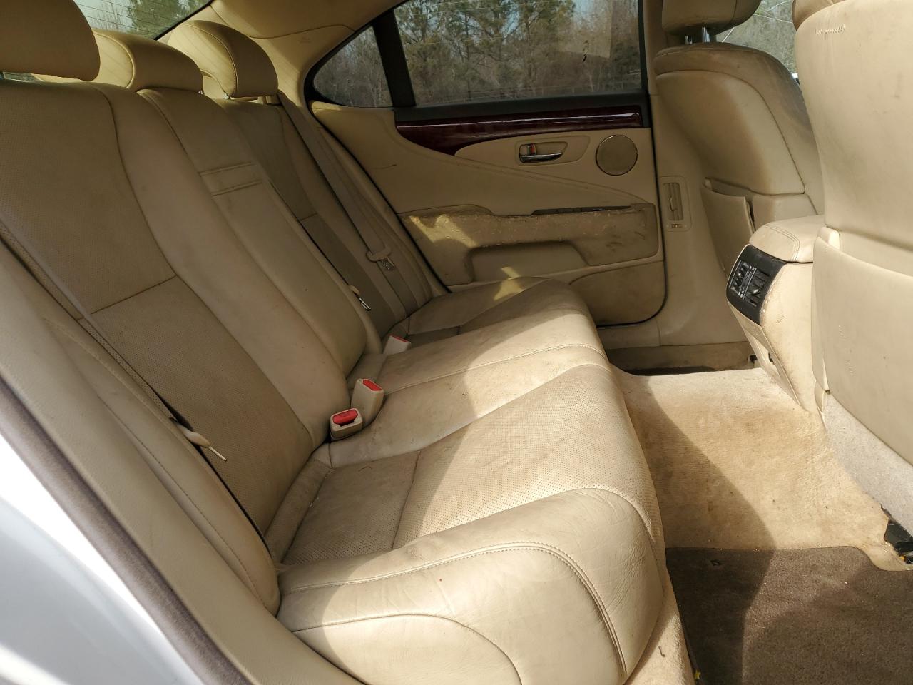 2009 Lexus LS - Image 10