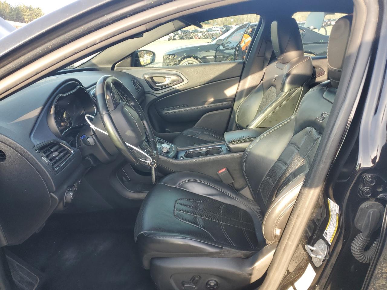 2016 Chrysler 200 - Image 7