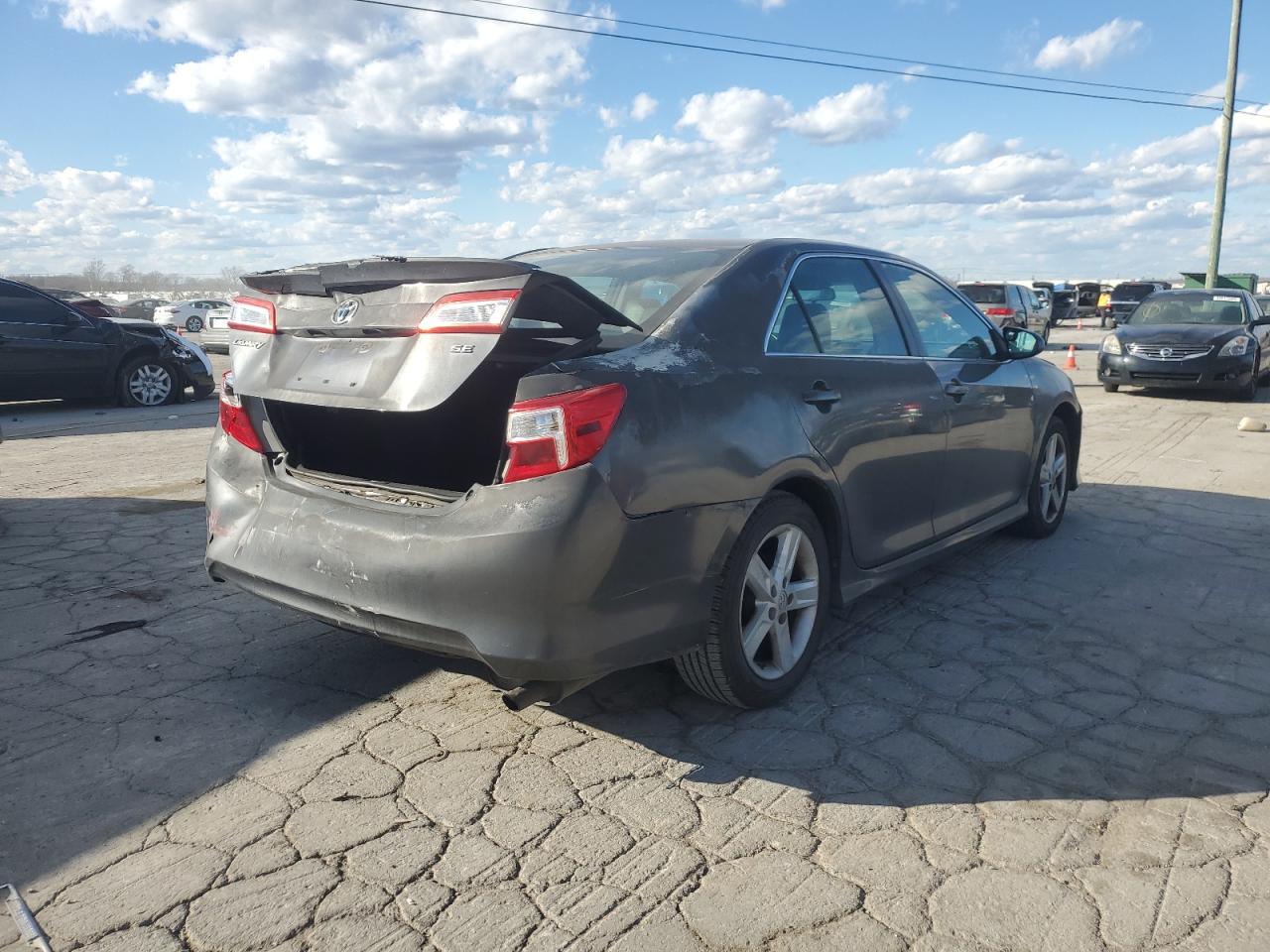 2014 Toyota Camry - Image 3