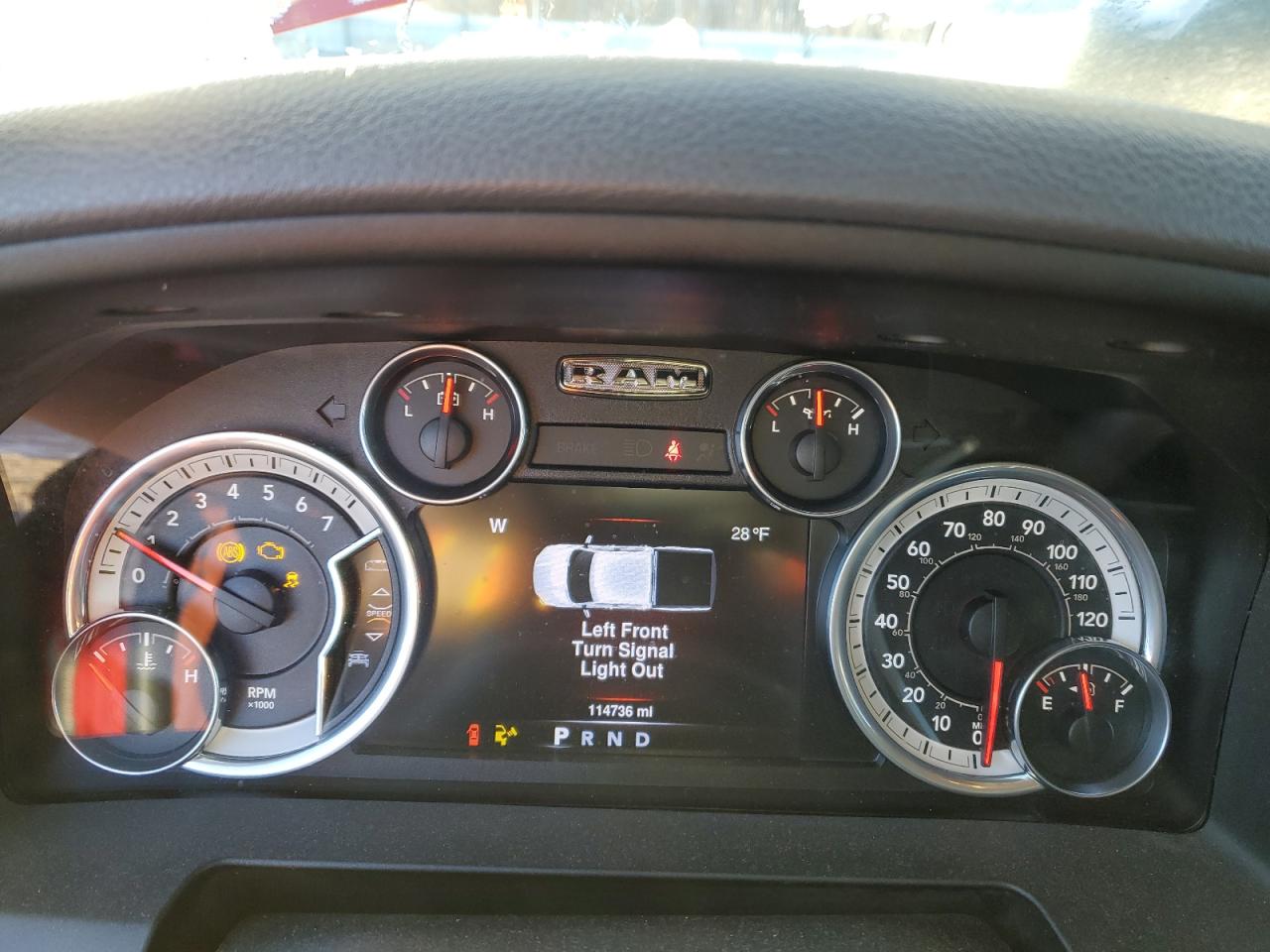 2016 RAM 1500 - Image 9