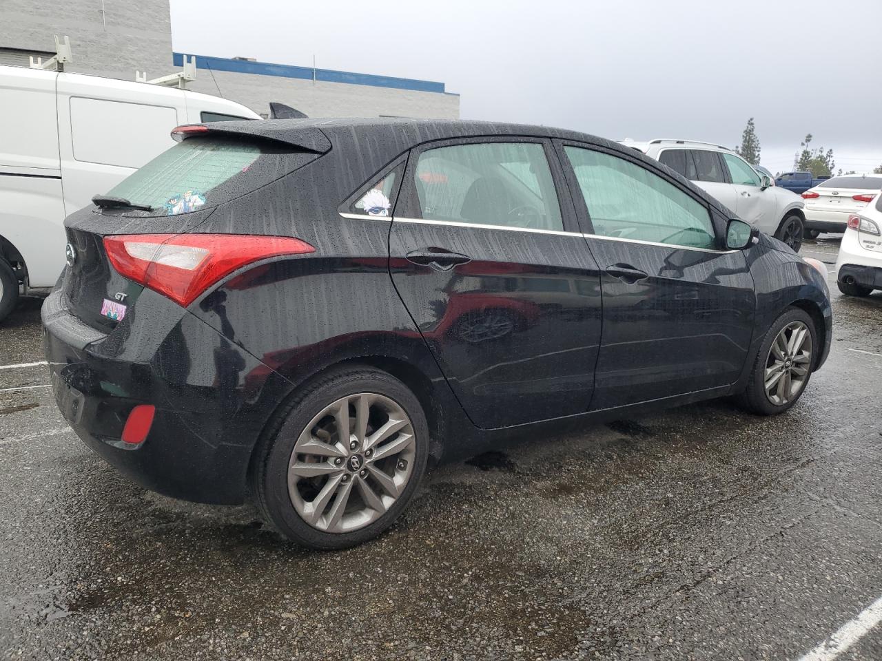 2016 Hyundai Elantra - Image 3