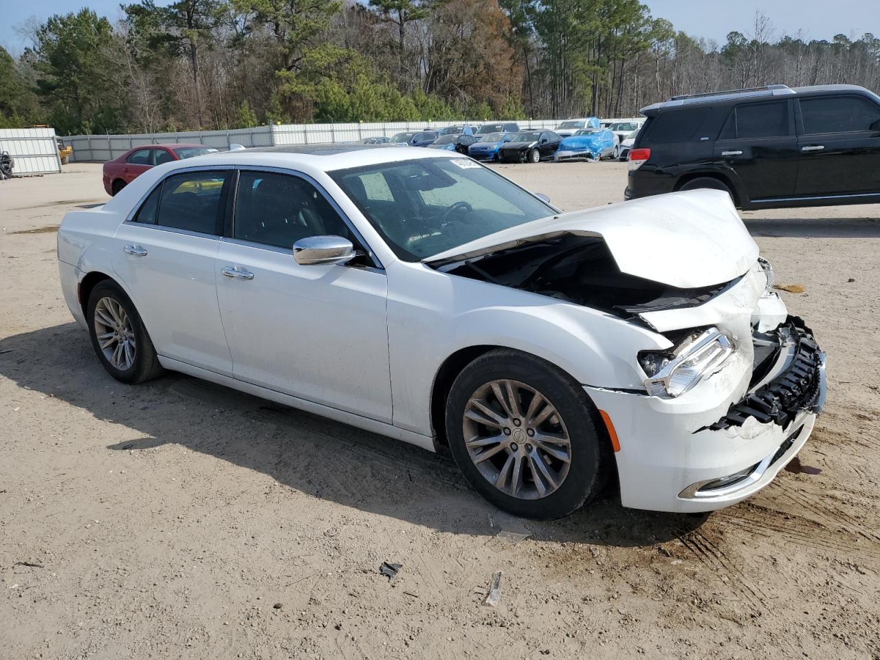 2015 Chrysler 300 - Image 4