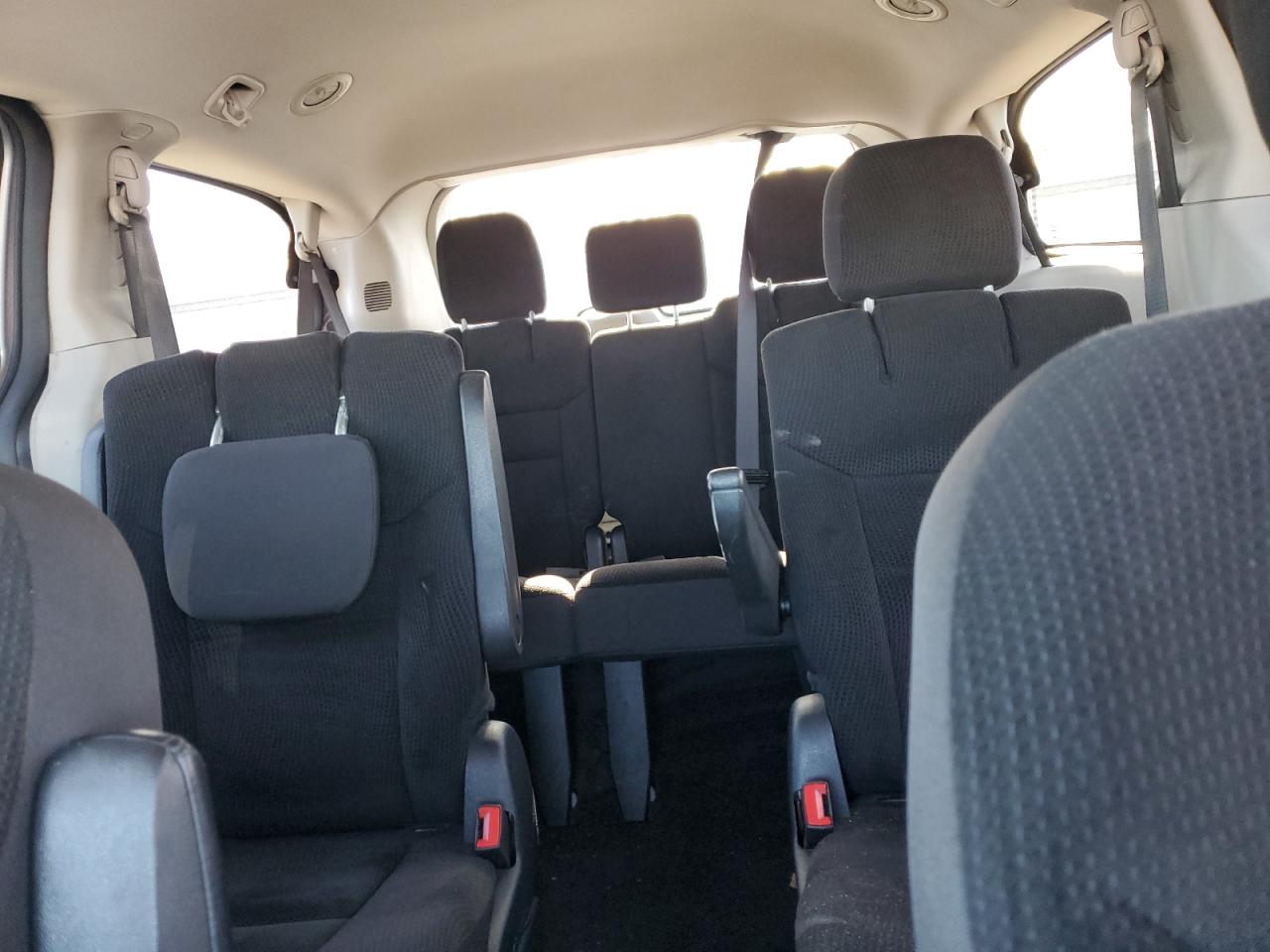 2019 Dodge Caravan - Image 10
