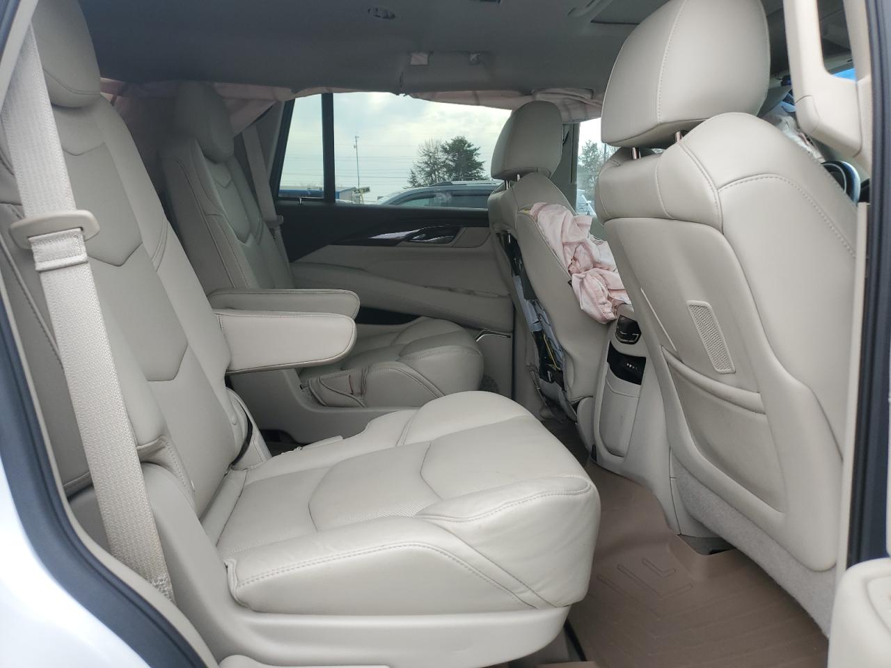 2016 Cadillac Escalade - Image 11