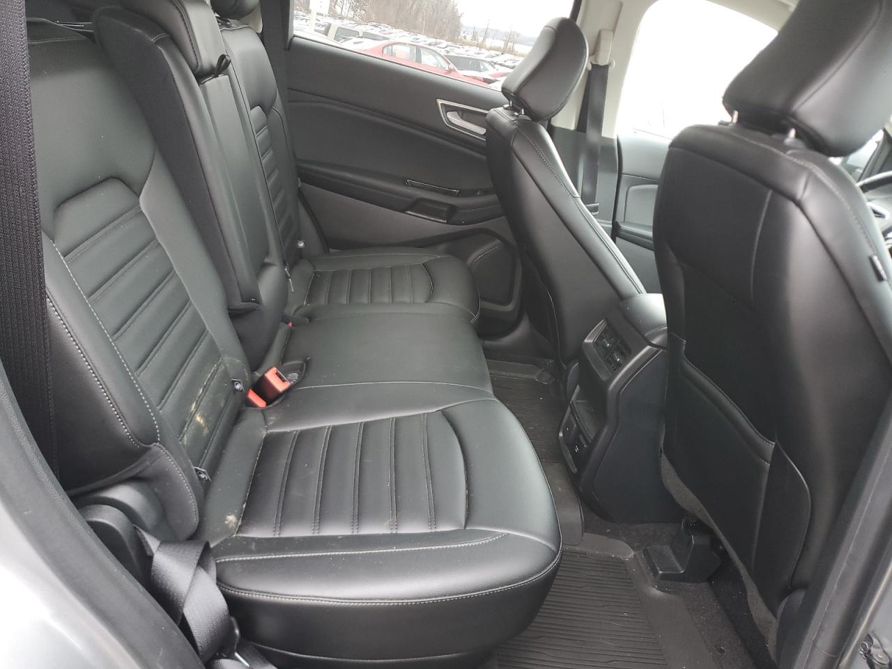 2020 Ford Edge - Image 11
