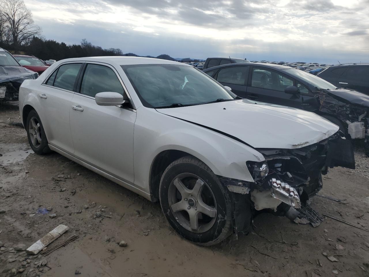 2014 Chrysler 300 - Image 4