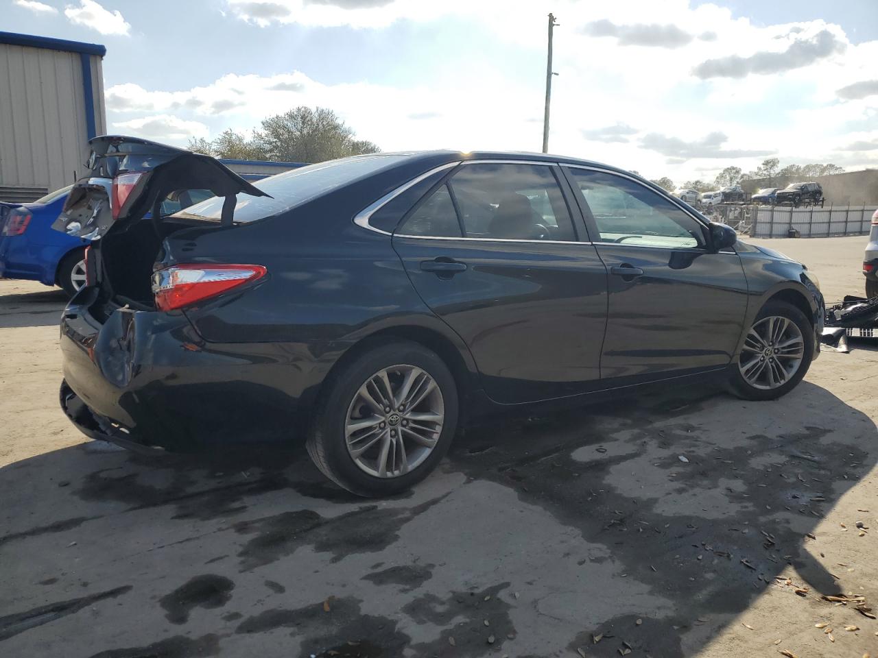 2015 Toyota Camry - Image 3