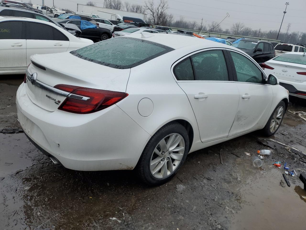 2016 Buick Regal - Image 3