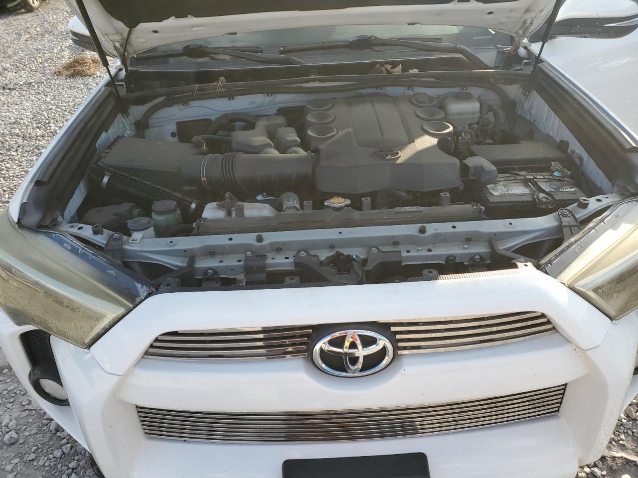 2015 Toyota 4Runner - Image 14