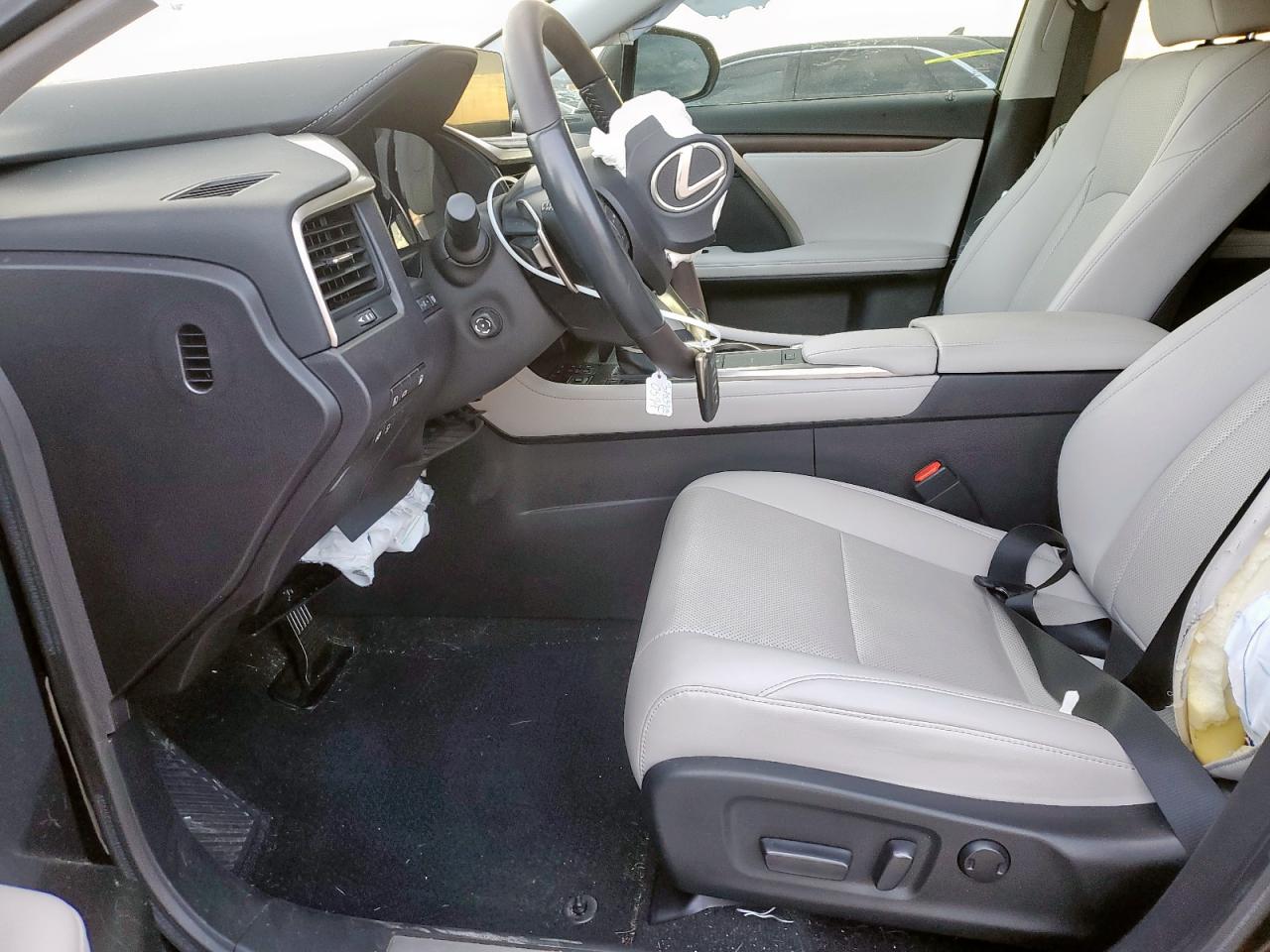 2020 Lexus RX - Image 7