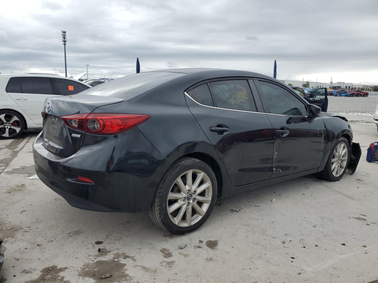 2017 Mazda 3 - Image 3